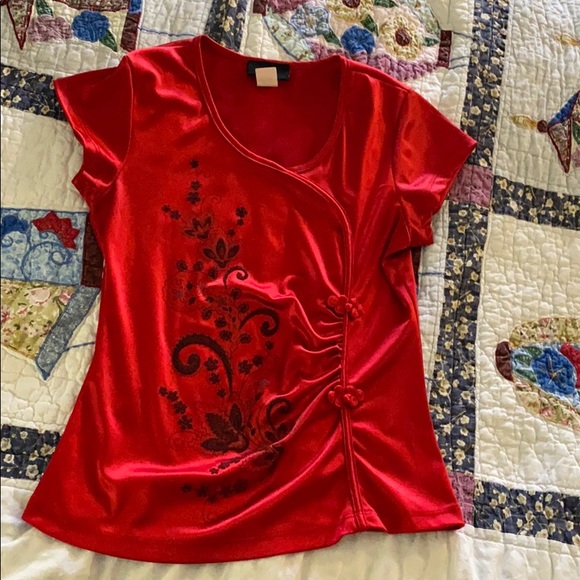 Fun Asian inspired top - Picture 2 of 3